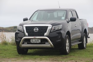 Products: N806 76mm Low Nudge Bar complete with Centre Skirt