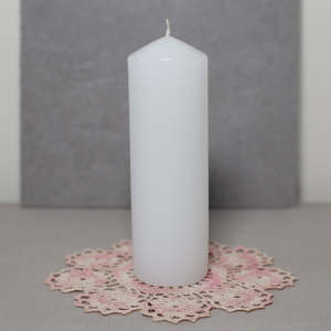 Candles: White pillar candle
