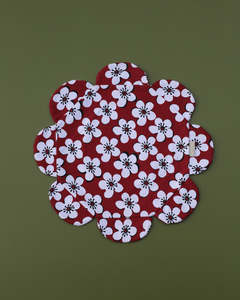 Table: Manuka flower placemat