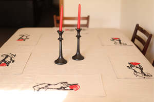 Table: Kind hand placemat