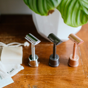 For The Guys: Caliwoods Long Handled Razor Stand