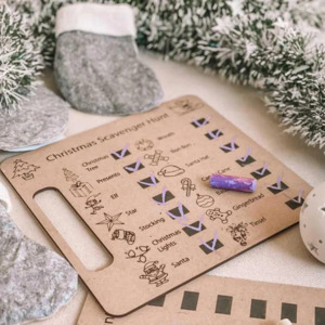 Christmas Fun Gift Boxes: Christmas Scavenger Hunt Board