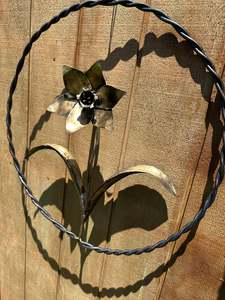 Small Sculptures: Steel Daffodil Garland