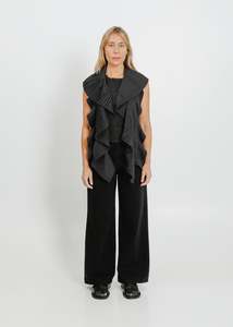 Winter Scarves: PLEAT SCARF / BLACK