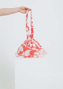 Accessories: ROSE NOLAN PLEAT TOTE / WHITE-RED
