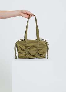 Accessories Bags Handbags: SISTER GATHER BAG / KHAKI