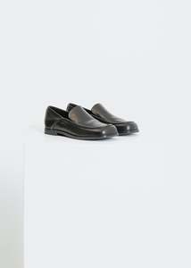 Accessories: DAISIE LOAFER / BLACK