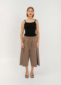 Cyrus Short / Washed Taupe