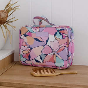 All: Mindful Marlo Hanging Toiletry Bag – Willow