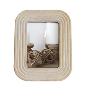 Picture Frames: Wooden Photo Frame with Ridged Detail - 5x7"