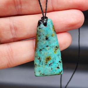 necklace: Natural Turquoise Toki Pendant Necklace (1BBB253)