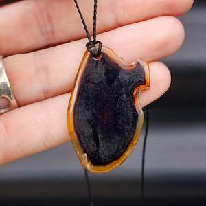Gemstone Pendants: Natural Black Agate Free Shape Pendant Necklace (1BBB271)