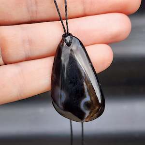 Natural Black Agate Free Shape Pendant Necklace (1BBB283)