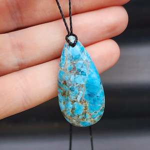Natural Apatite Pear Pendant Necklace (1BBB279)