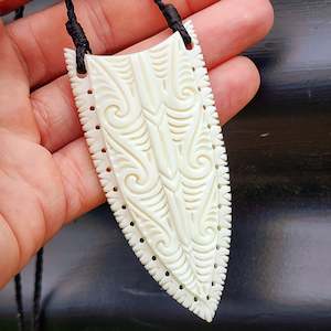 Bone Carings: Natural Carved Maori Bone Carving Pendant Necklace - Detailed Etched Spear Head