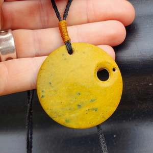 Nz Greenstone Pounamu: NZ Greenstone Pounamu Disk Pendant Necklace (N422)