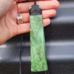 Nz Greenstone Pounamu: XL NZ Greenstone Pounamu Toki Pendant Necklace (N458)