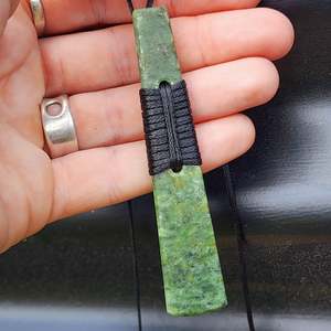 NZ Greenstone Pounamu Toki Pendant Necklace (N446)