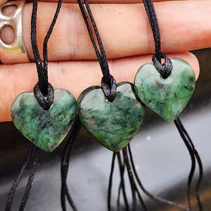 Nz Greenstone Pounamu: Small Nephrite Jade / Greenstone Heart Pendant Necklace