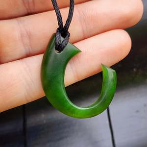 NZ Greenstone Pounamu Hook Pendant Necklace (N435)