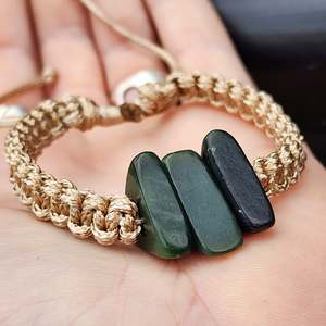 Nz Greenstone Bracelets: Nephrite Jade / Greenstone One Off Macrame Bracelet (1A3-806)