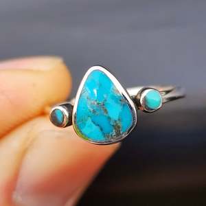 Solid 925 Sterling Silver & Natural Turquoise 3 Setting Pear Ring
