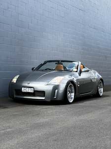 Nissan 350z - Manual Convertible