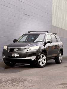 Toyota Vanguard - 3.5L 4WD!