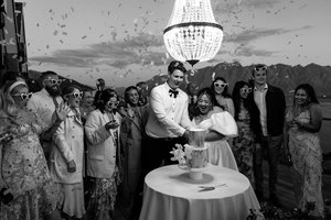 Products: Queenstown Chandelier Hire - aMoment Wedding