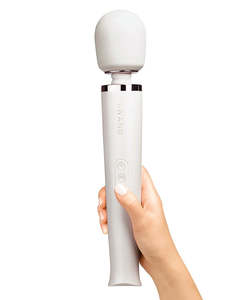 Le Wand: Le Wand Rechargable Massager White