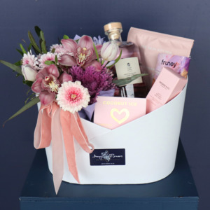 Gift Hampers Wine: Gift Hamper | Pinky Promise