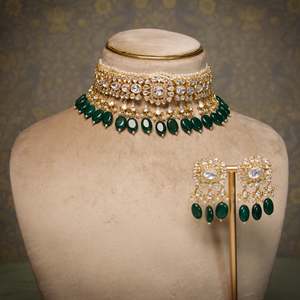 Choker Sets: Panna Mahal Choker Set