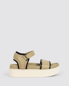 Rollie: ACE SANDAL LATTE/BLACK