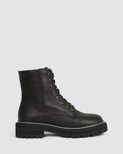 Combat Boots: HUG BLACK TUMBLE