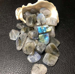 Products: Labradorite Chips