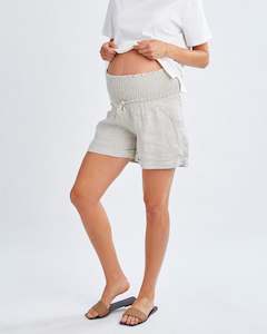 Maternity Essentials: Zola Maternity Linen Shorts In Sand