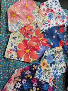 Dog And Puppy Bandanas: Reversible flower bandana