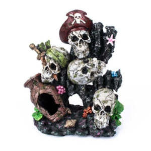 Fish Tanks: Aquaworld pirate skulls 15.5 x 10 x 19cm