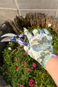 Scarves Hats: AS Gardening Gloves - Hydrangea Bunches