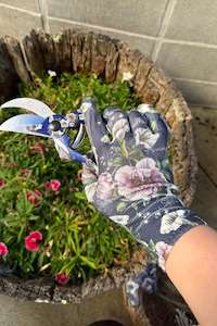 Scarves Hats: AS Gardening Gloves - Indigo Trumpet