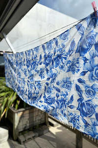 Wholesler Availability: Cotton Wrap - Roses Are Blue