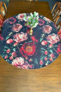 Round Table Runner - Festive Whisper