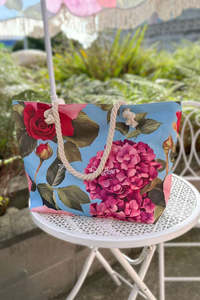 Bags Luggage: AS Large Beach Bag - Love In The Mist