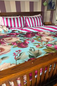 Wholesler Availability: Cotton - Duvet Cover Set - Crimson Whisper