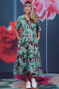 Curve Collection: Pretty As A Picture Dress - Garden Dragon