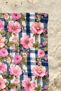 Wholesler Availability: Cotton Wrap - Gingham Bloom
