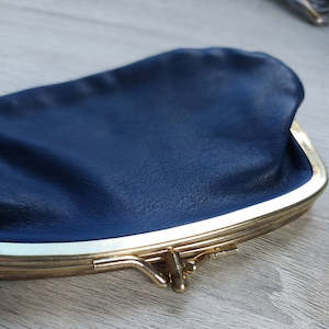 Purse: Navy Leather Vintage Purse