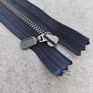 25_cm_zip: 1 x Black YKK Metal Zip - 20cm (8")