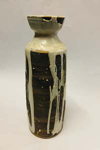 Pottery Vases: Mid Century NZ pottery Vase L. Heath