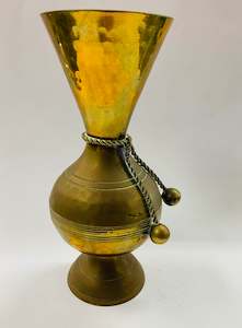 Vintage brass vase with rope design